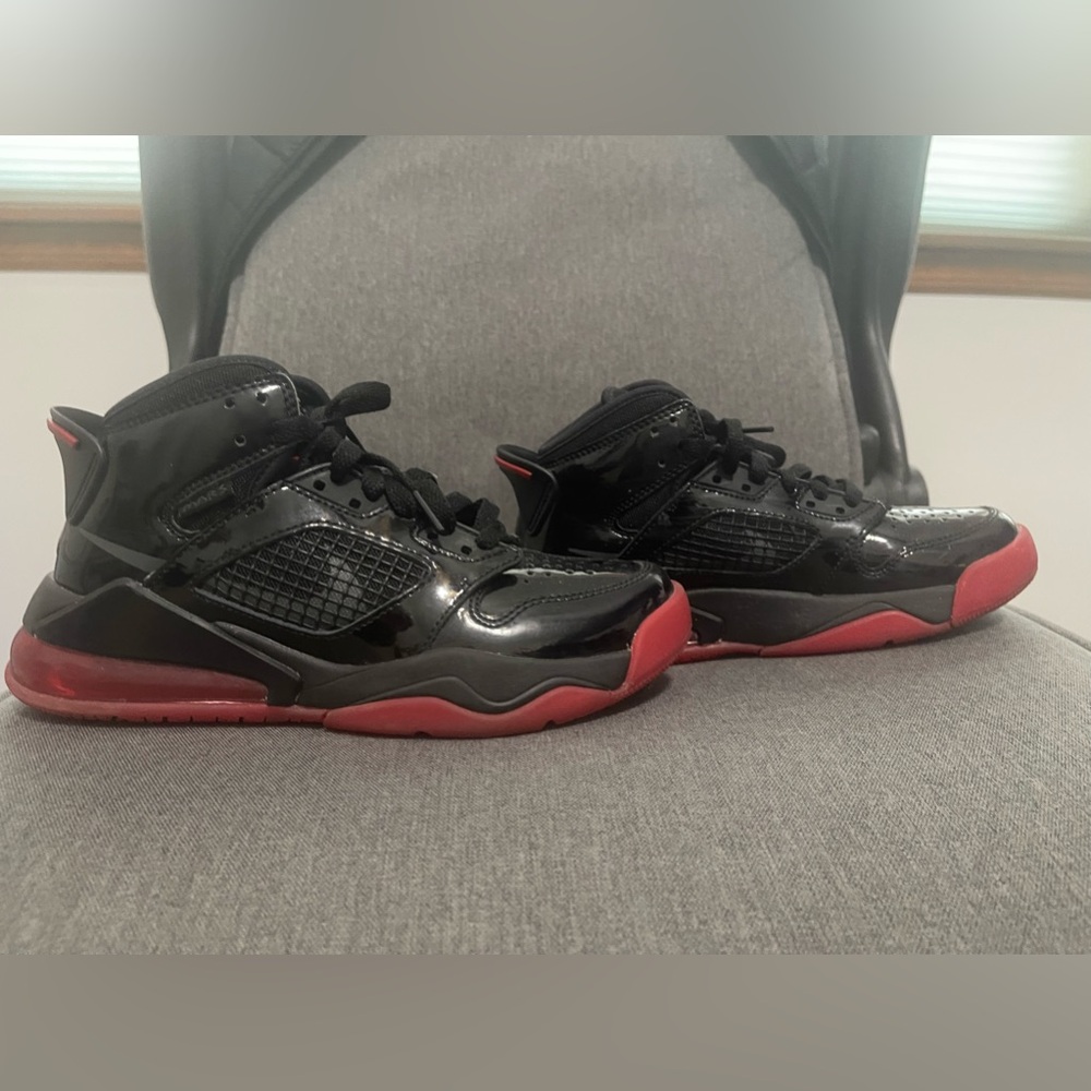 Nike Air Jordan Mars 270 GS Patent Leather Black Red (BQ6508-006)